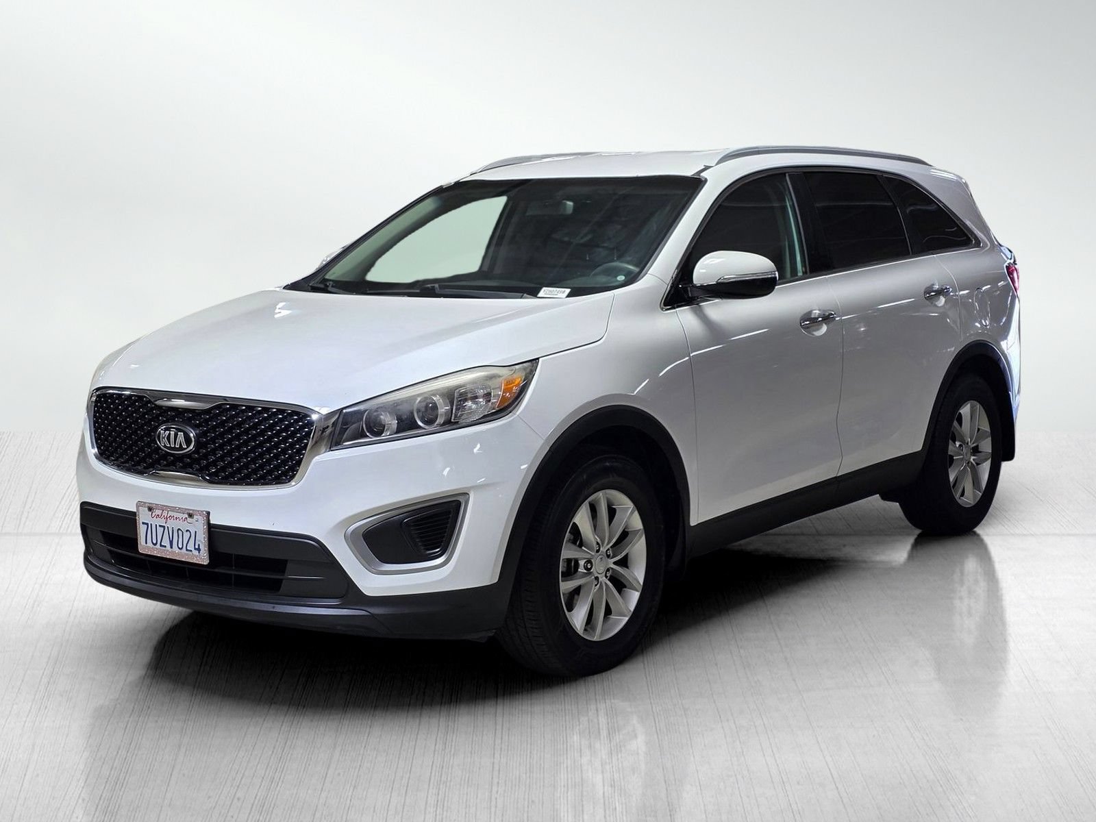 Used 2017 Kia Sorento LX FWD image 3