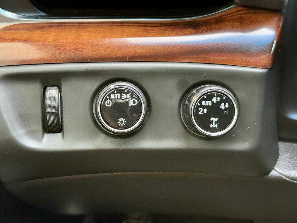 Used 2016 Cadillac Escalade Luxury image 22