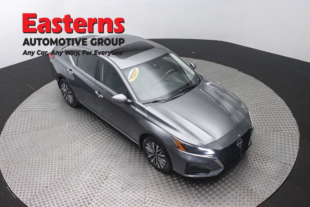 Used 2023 Nissan Altima 2.5 SV w/ SV Premium Package AWD/4WD image 3