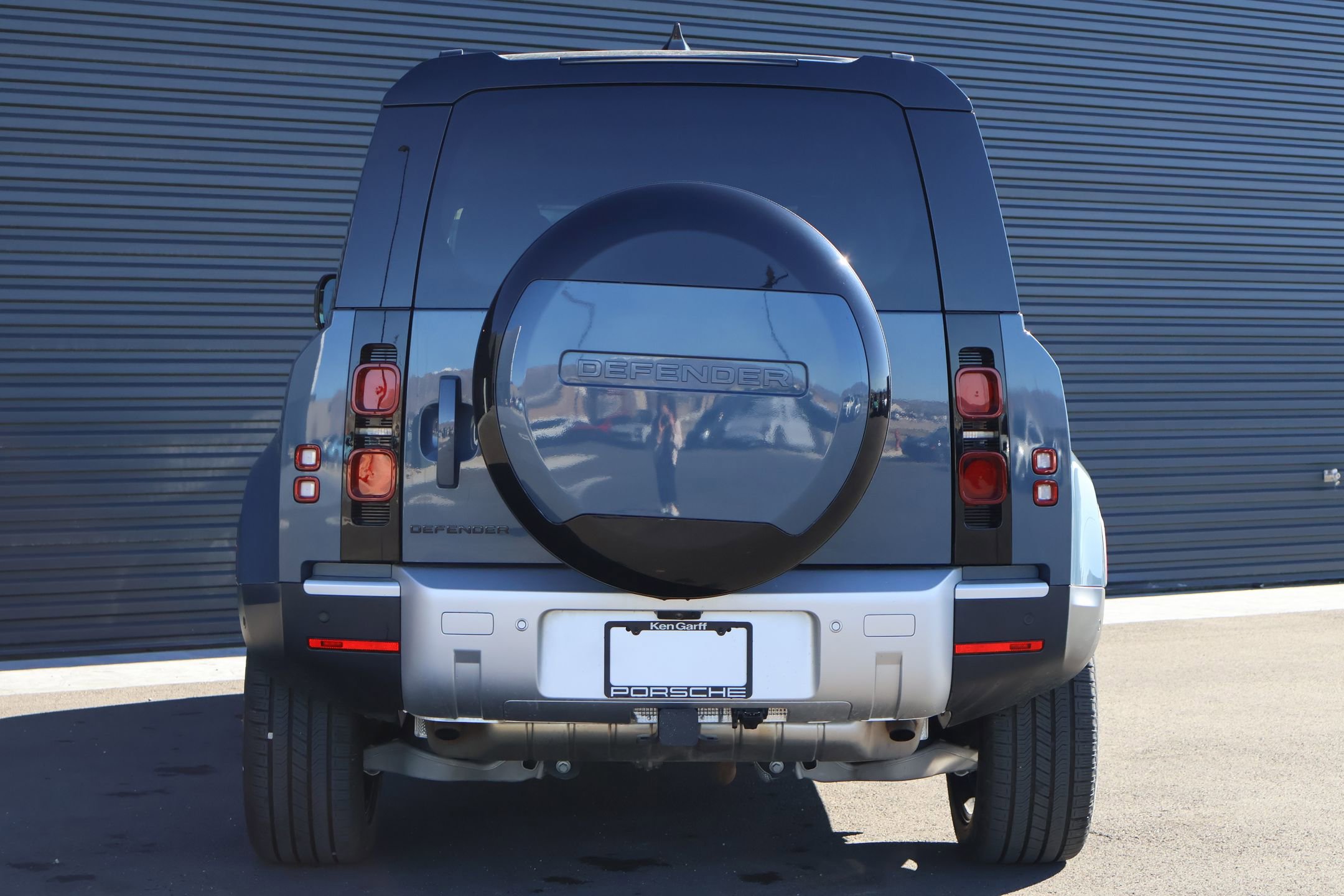 Used 2025 Land Rover Defender 110 S image 6