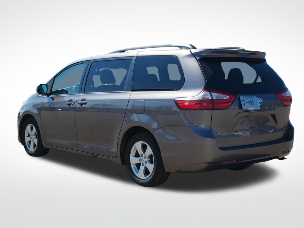 Used 2015 Toyota Sienna LE image 5