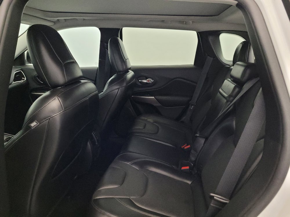 Used 2019 Jeep Cherokee Limited w/ Technology Group AWD/4WD image 18