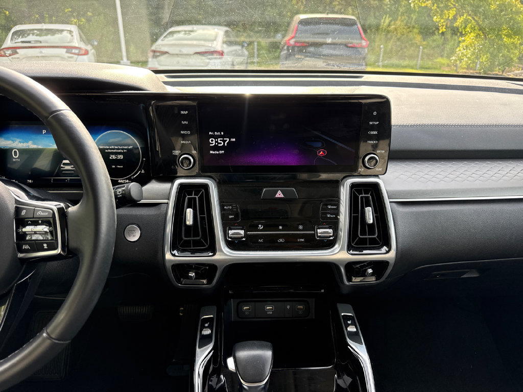 Used 2023 Kia Sorento SX AWD/4WD image 18