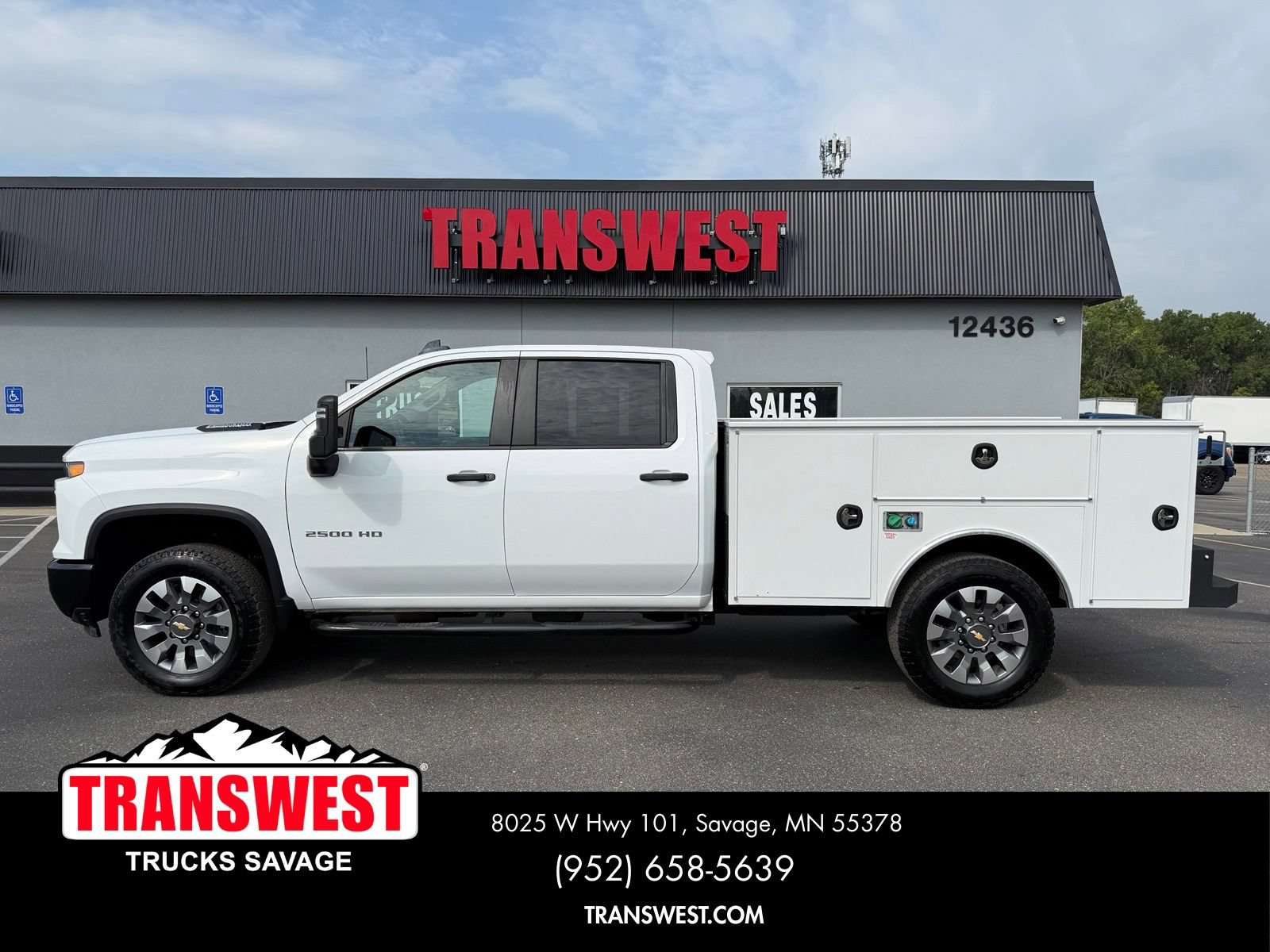 Used 2025 Chevrolet Silverado 2500 Custom w/ Custom Value Package AWD/4WD image 2