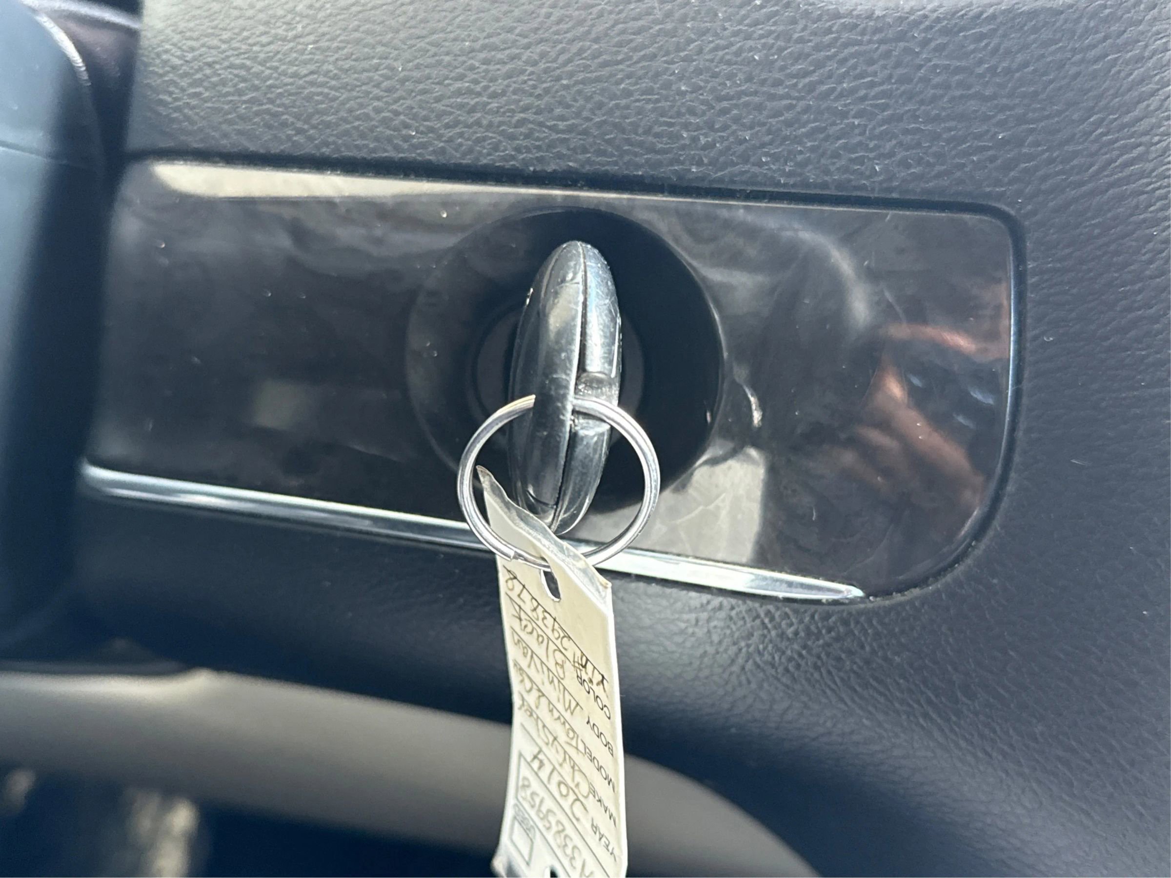 Used 2014 Chrysler Town & Country Touring image 26