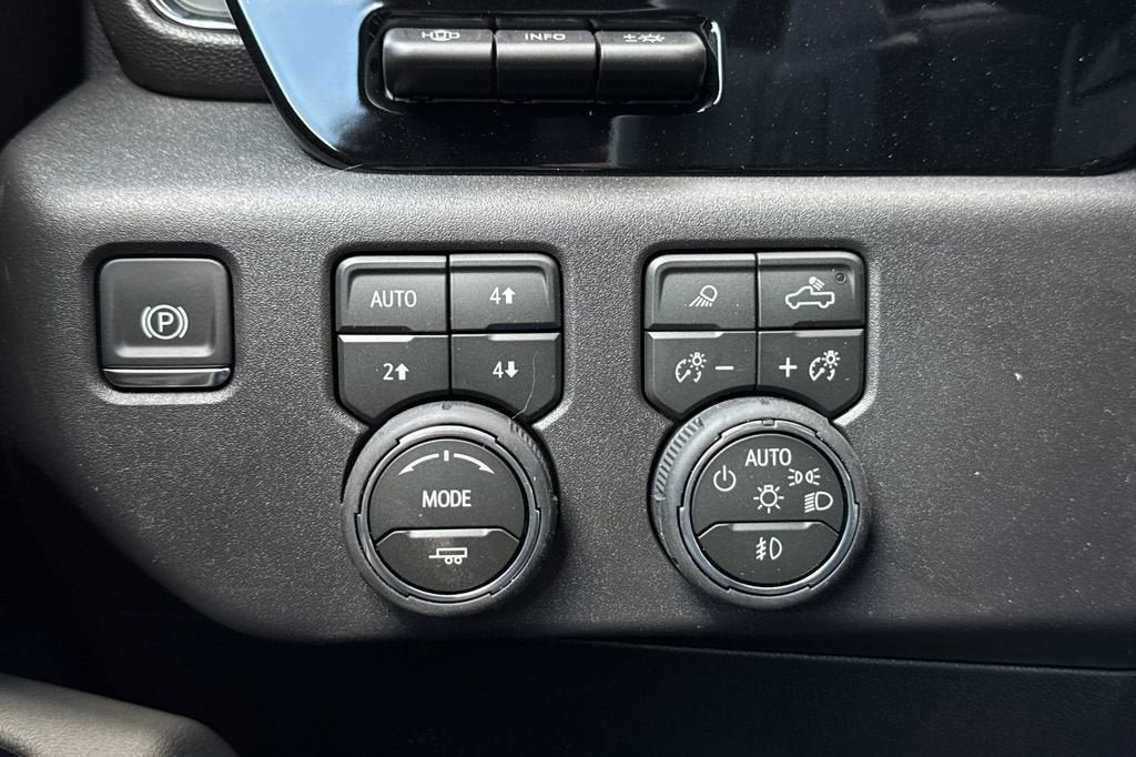New 2026 Chevrolet Silverado 1500 ZR2 w/ Dark Appearance Package AWD/4WD image 27