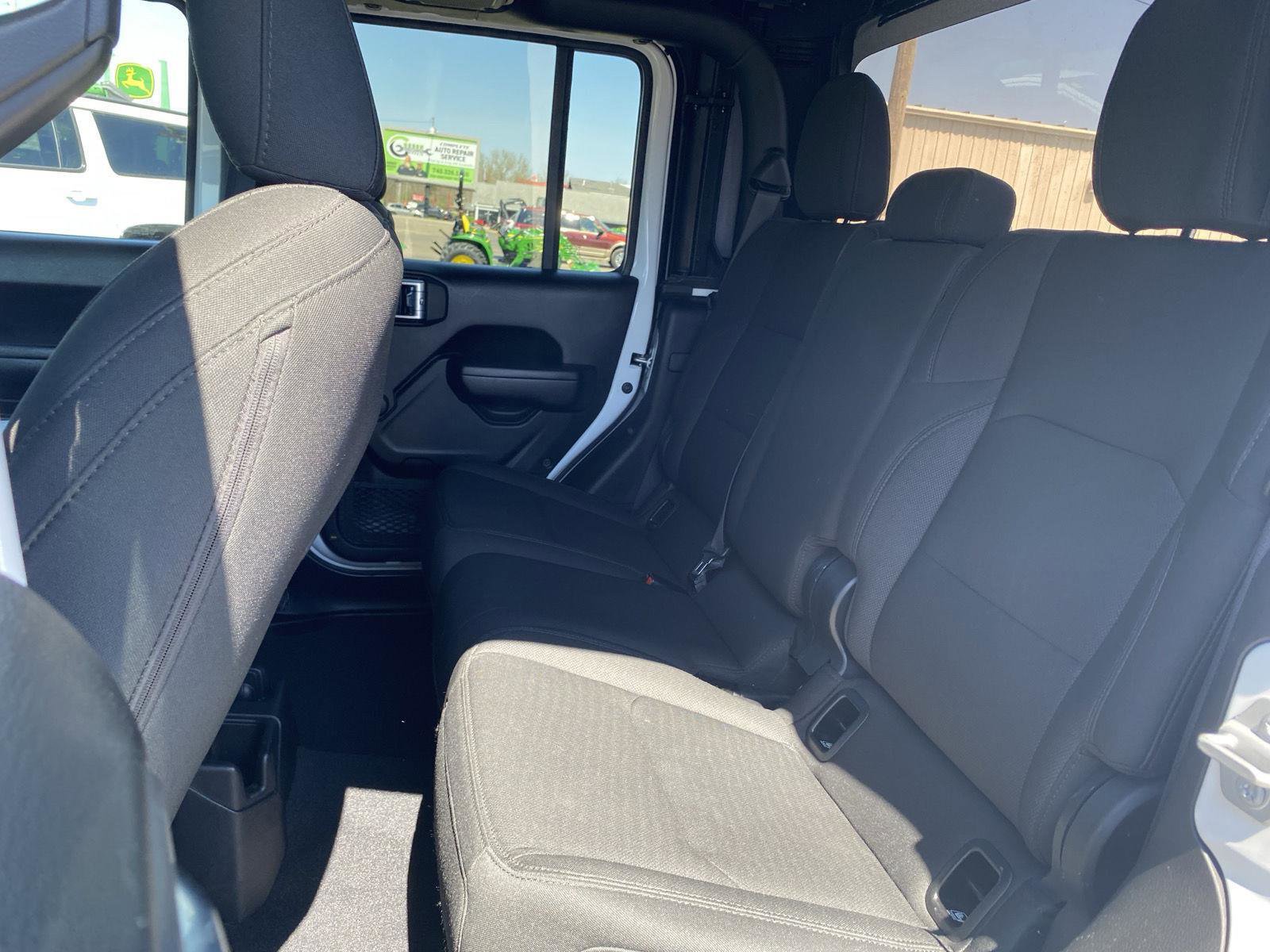 Used 2022 Jeep Gladiator Sport AWD/4WD image 29