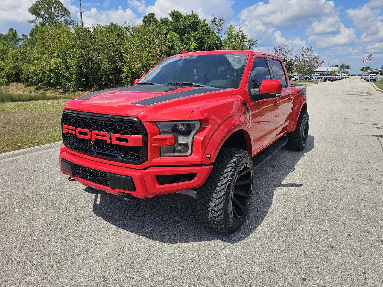 Used 2019 Ford F150 Raptor w/ Equipment Group 802A Luxury AWD/4WD image 2