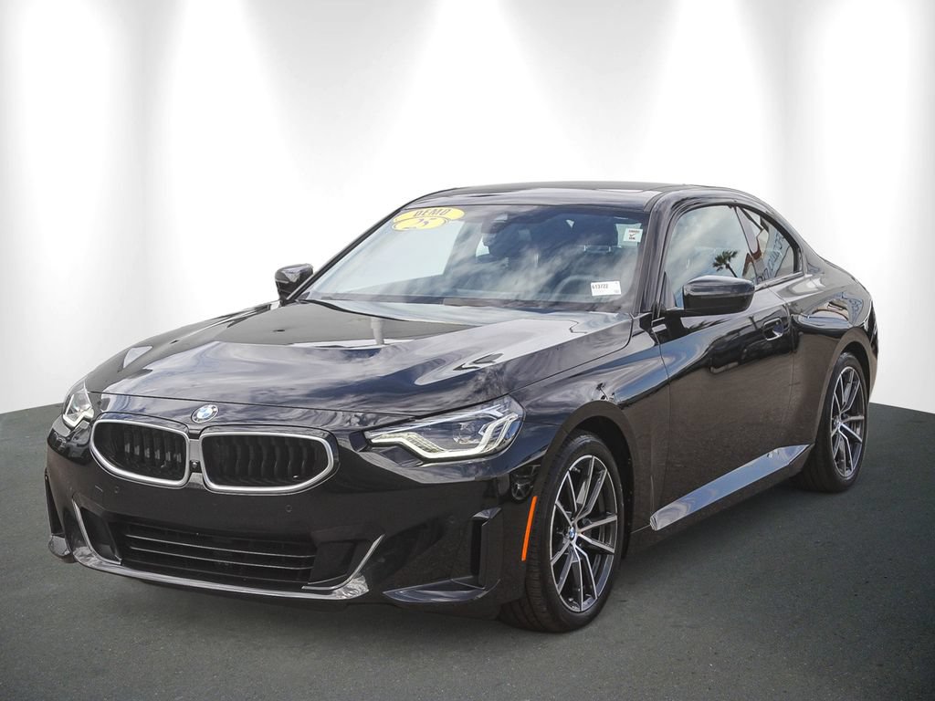 Used 2025 BMW 230i Coupe RWD image 3