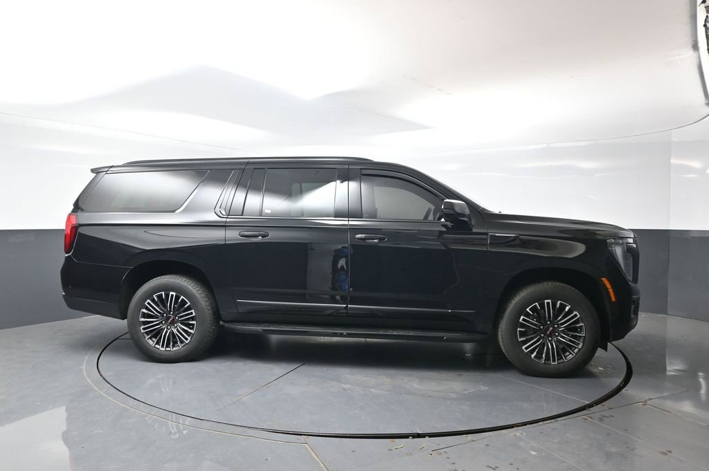 Used 2025 GMC Yukon XL Elevation AWD/4WD image 4