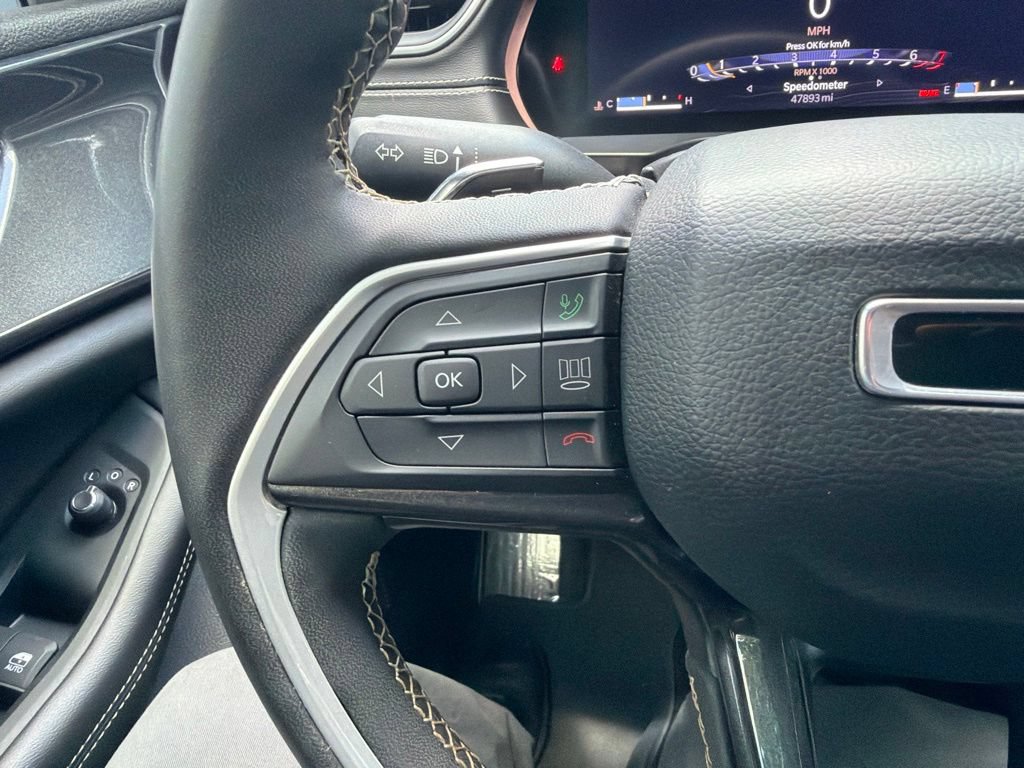 Used 2023 Jeep Grand Cherokee Altitude AWD/4WD image 54
