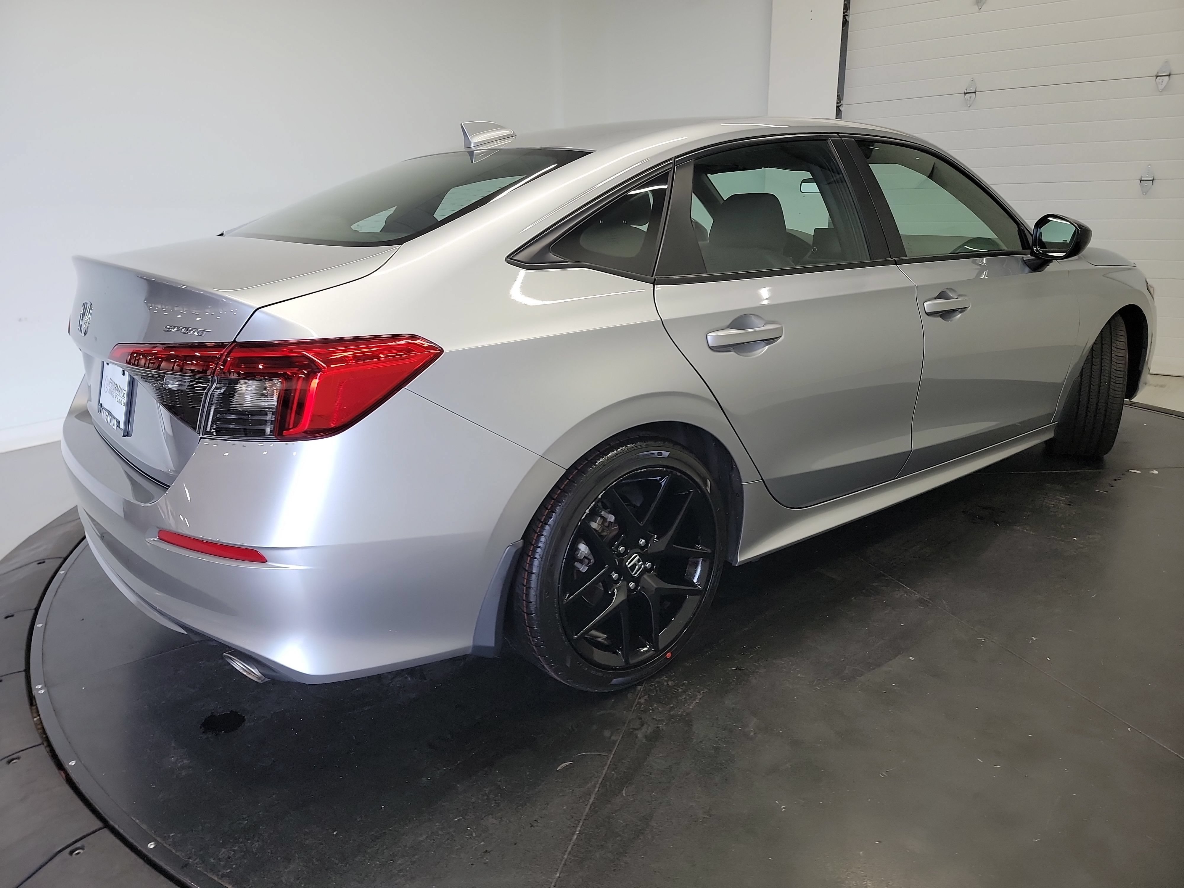 Used 2024 Honda Civic Sport image 9