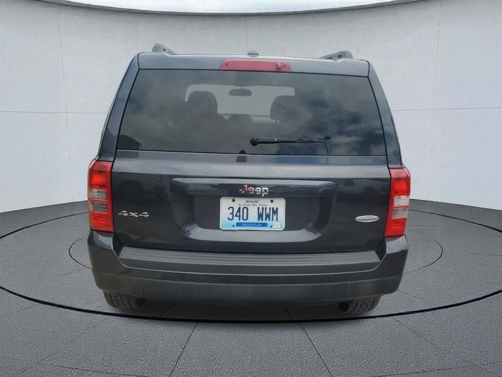 Used 2014 Jeep Patriot Latitude w/ Sun/Sound Group AWD/4WD image 4