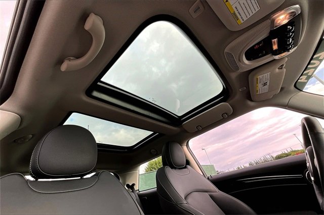 Used 2024 MINI Cooper SE image 17