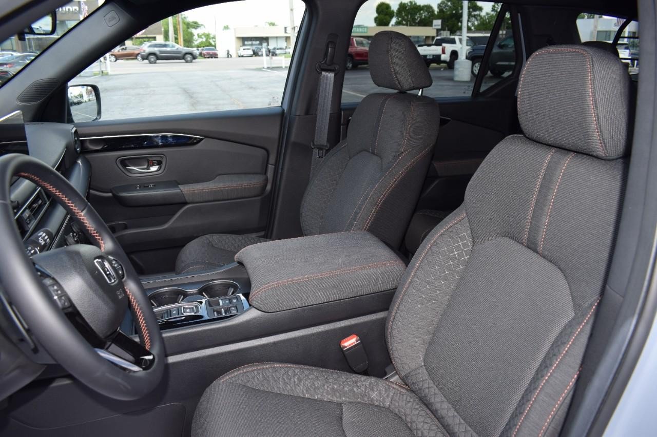 New 2026 Honda Pilot Sport image 19