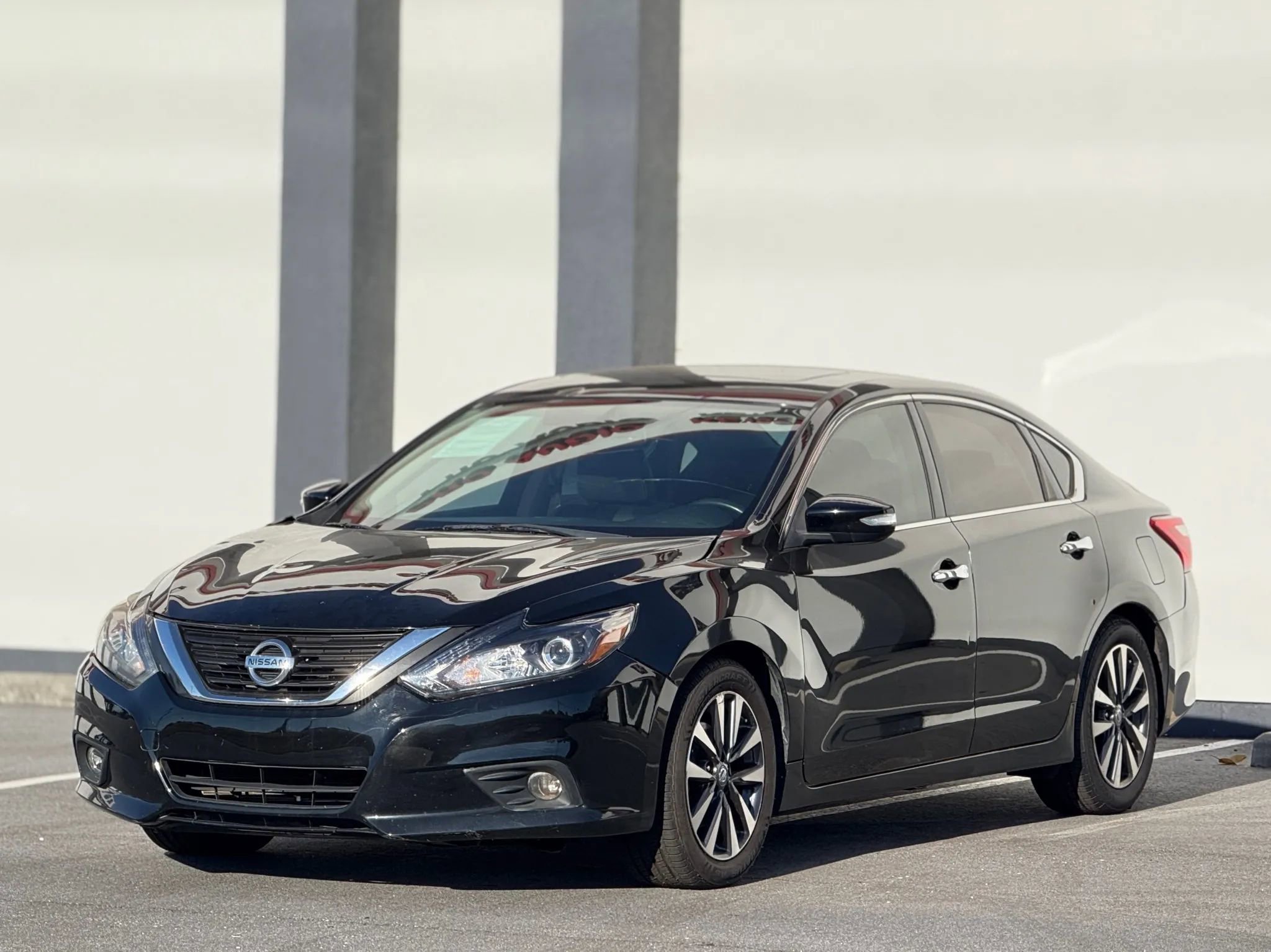 Used 2017 Nissan Altima 2.5 SL w/ 2.5 Technology Package FWD image 6