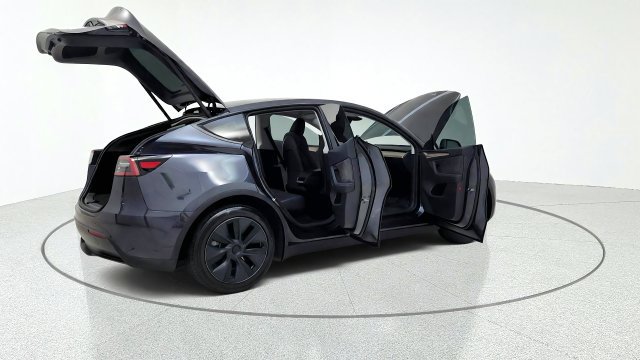 Used 2025 Tesla Model Y Long Range RWD image 19