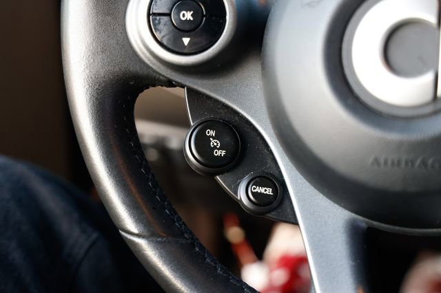 Used 2016 smart fortwo passion image 23