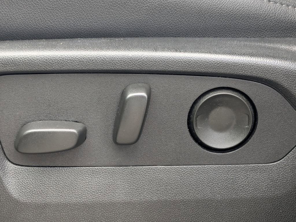 Certified 2025 Chevrolet Suburban Z71 AWD/4WD image 25