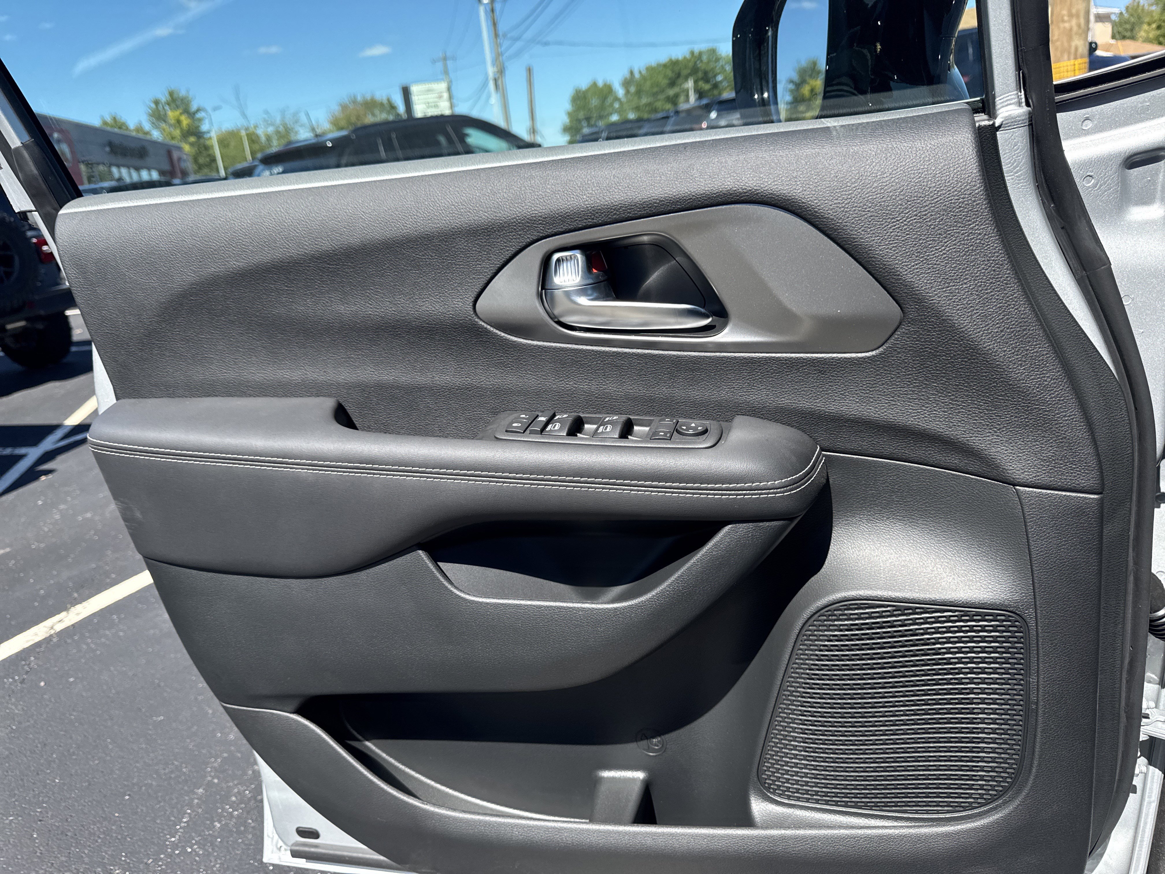 New 2026 Chrysler Voyager LX image 32