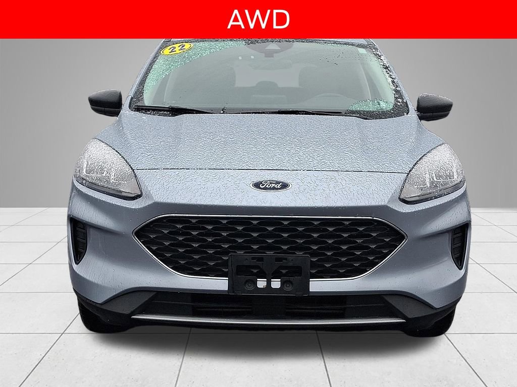 Used 2022 Ford Escape SE w/ Cold Weather Package image 2