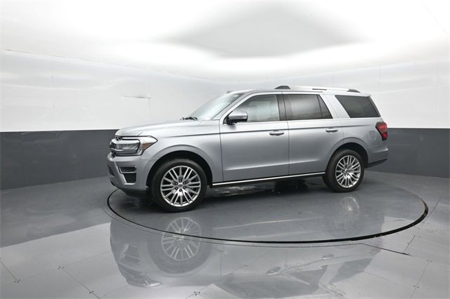 Used 2022 Ford Expedition Limited image 4