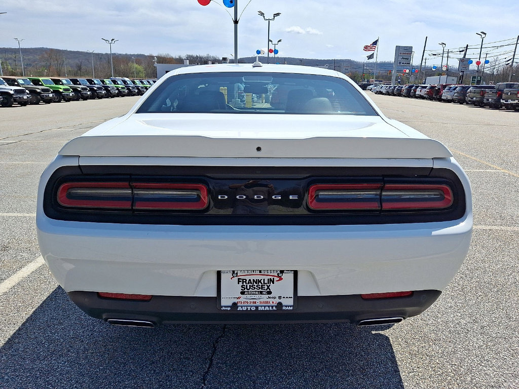 Used 2016 Dodge Challenger SXT Plus RWD image 23