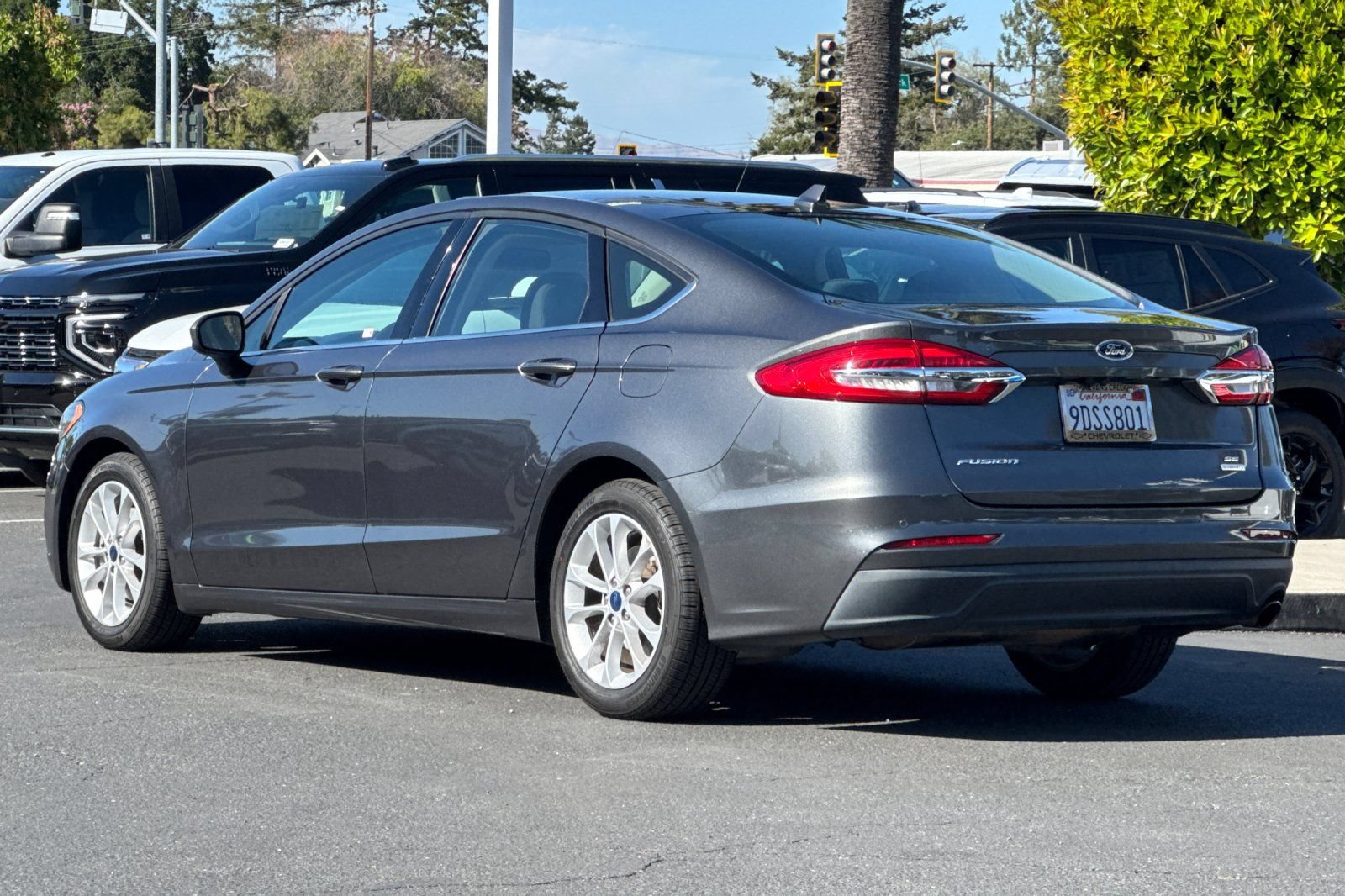 Used 2020 Ford Fusion SE FWD image 7