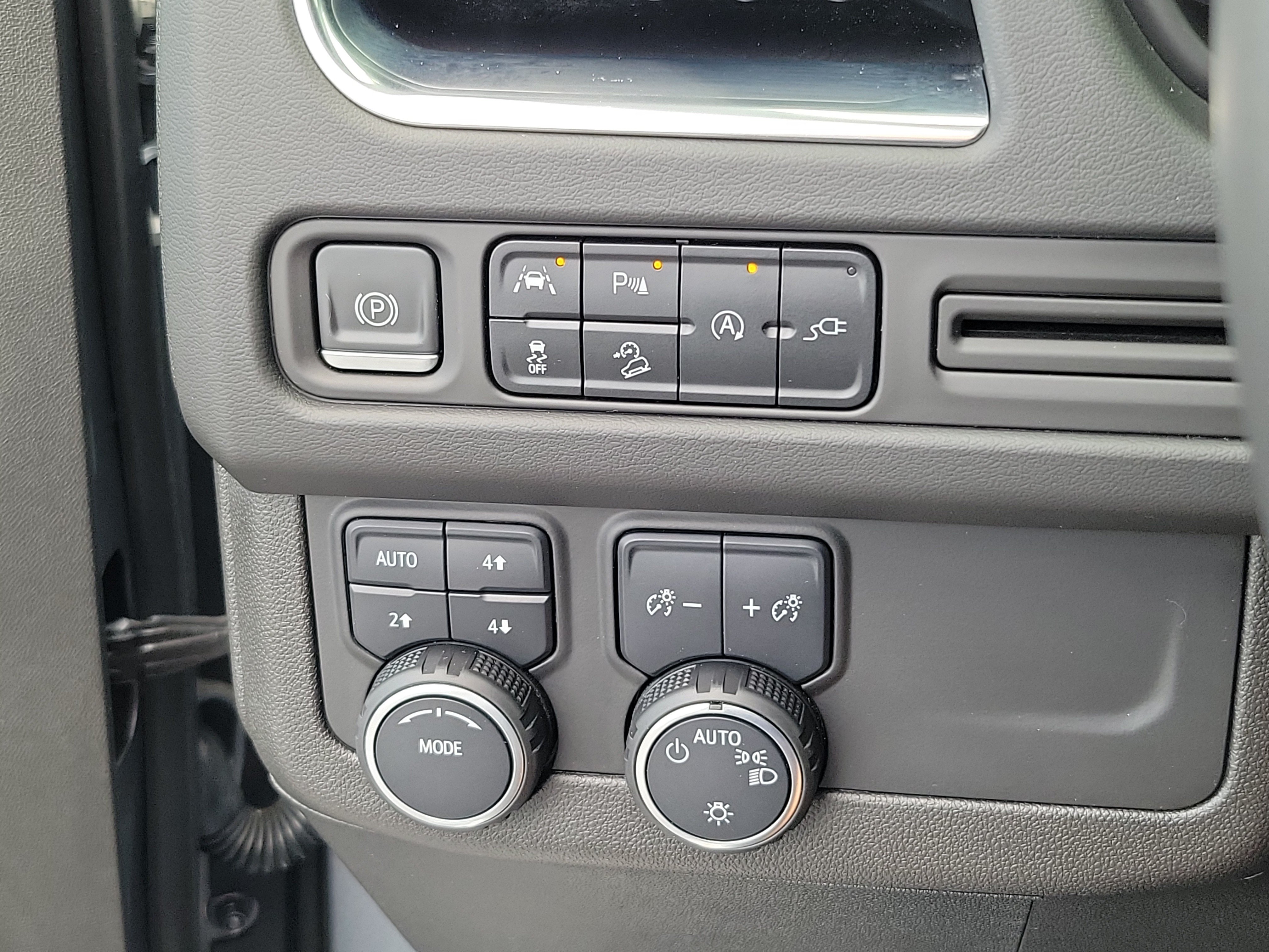 Used 2022 Chevrolet Suburban Z71 AWD/4WD image 19