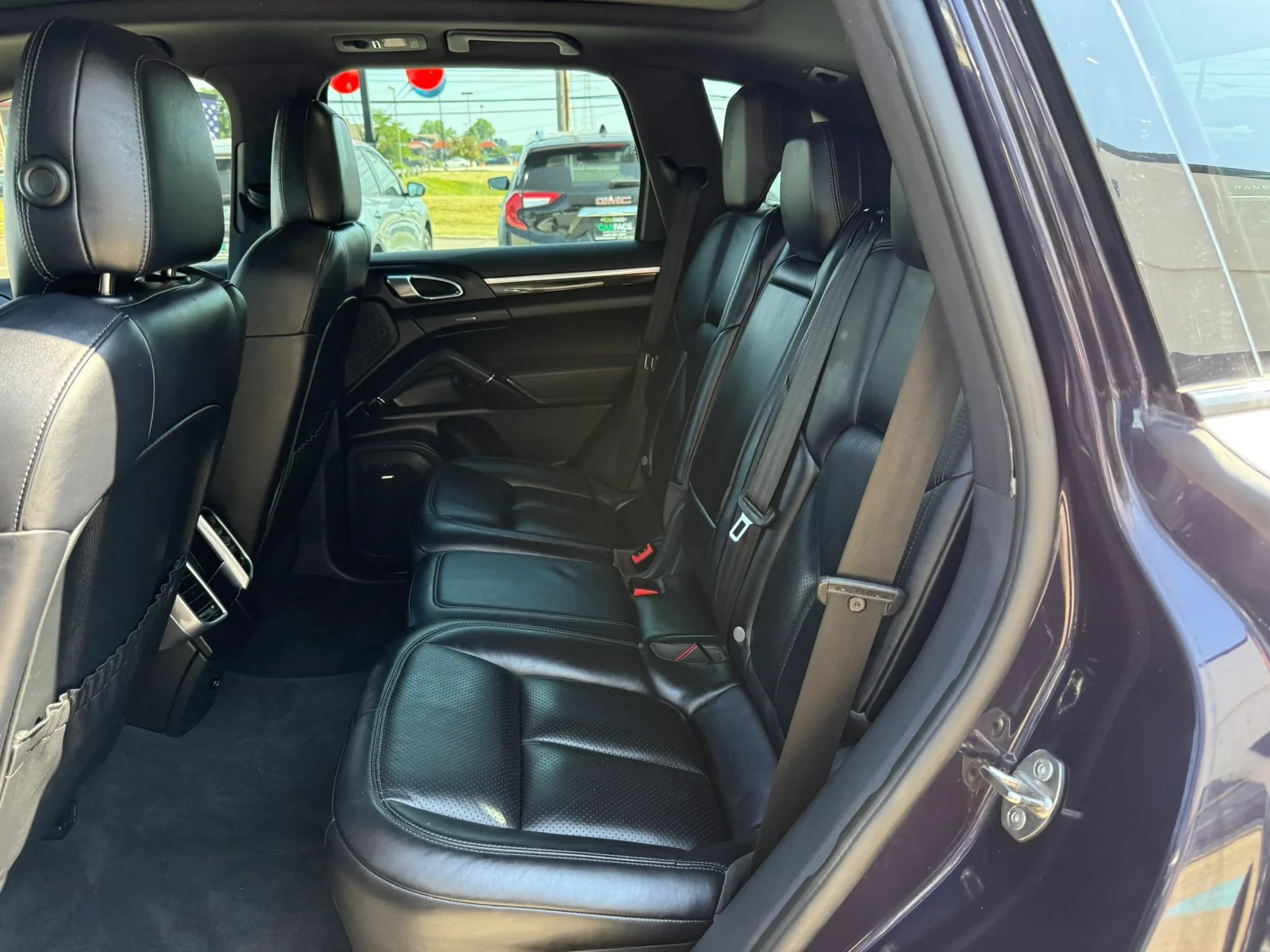 Used 2018 Porsche Cayenne Platinum Edition AWD/4WD image 21