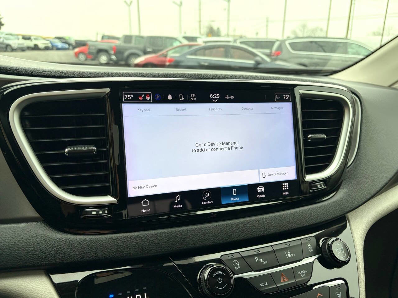 Used 2024 Chrysler Pacifica Touring-L image 30