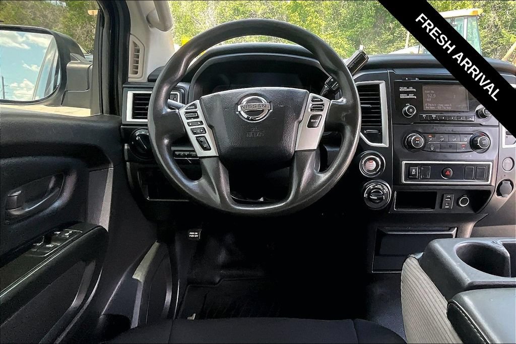 Used 2017 Nissan Titan S AWD/4WD image 10