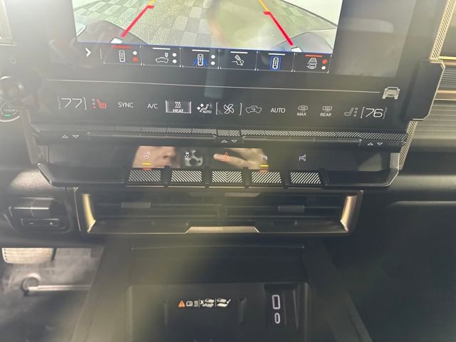 Used 2025 GMC Hummer EV 2X image 21