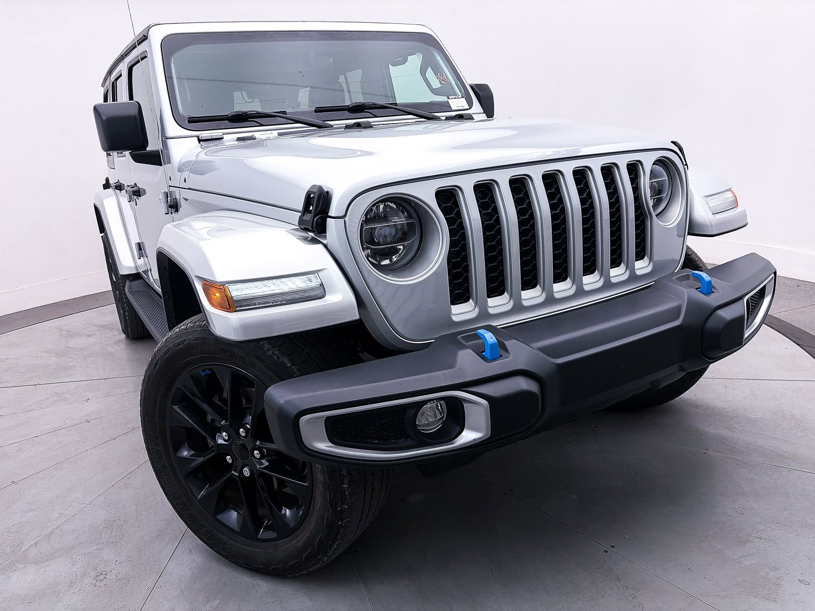 Used 2022 Jeep Wrangler Unlimited Sahara w/ Cold Weather Group image 3