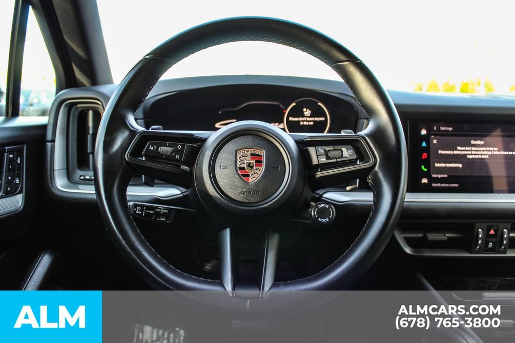 Used 2024 Porsche Cayenne AWD/4WD image 22