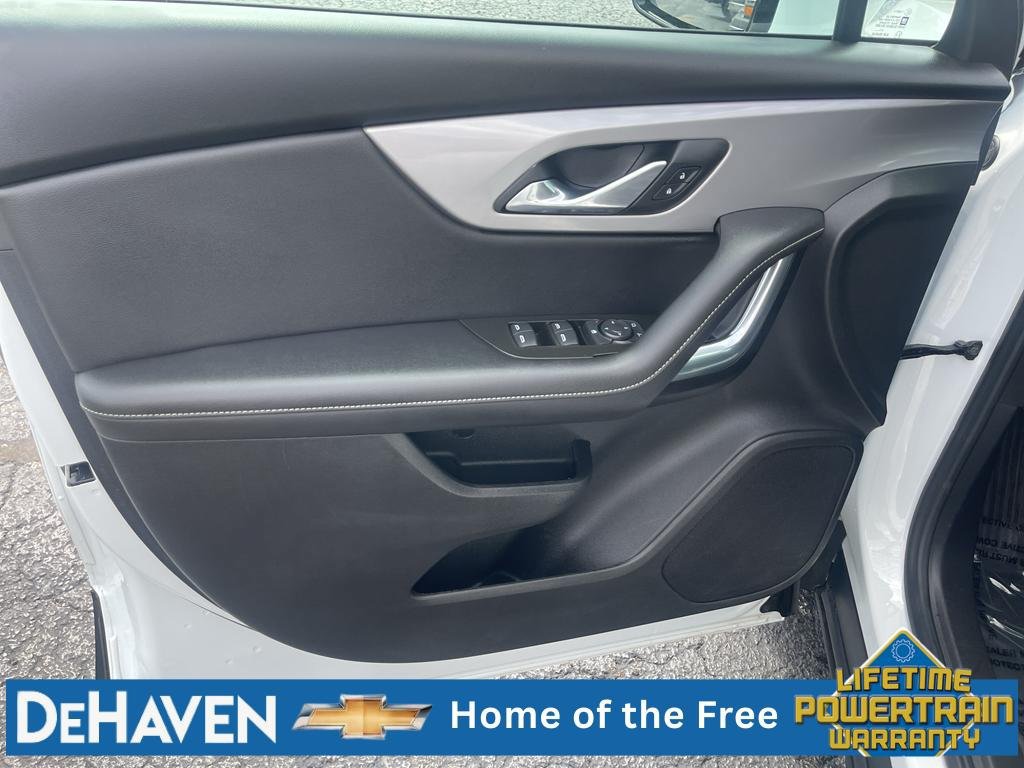 Used 2025 Chevrolet Blazer LT AWD/4WD image 22