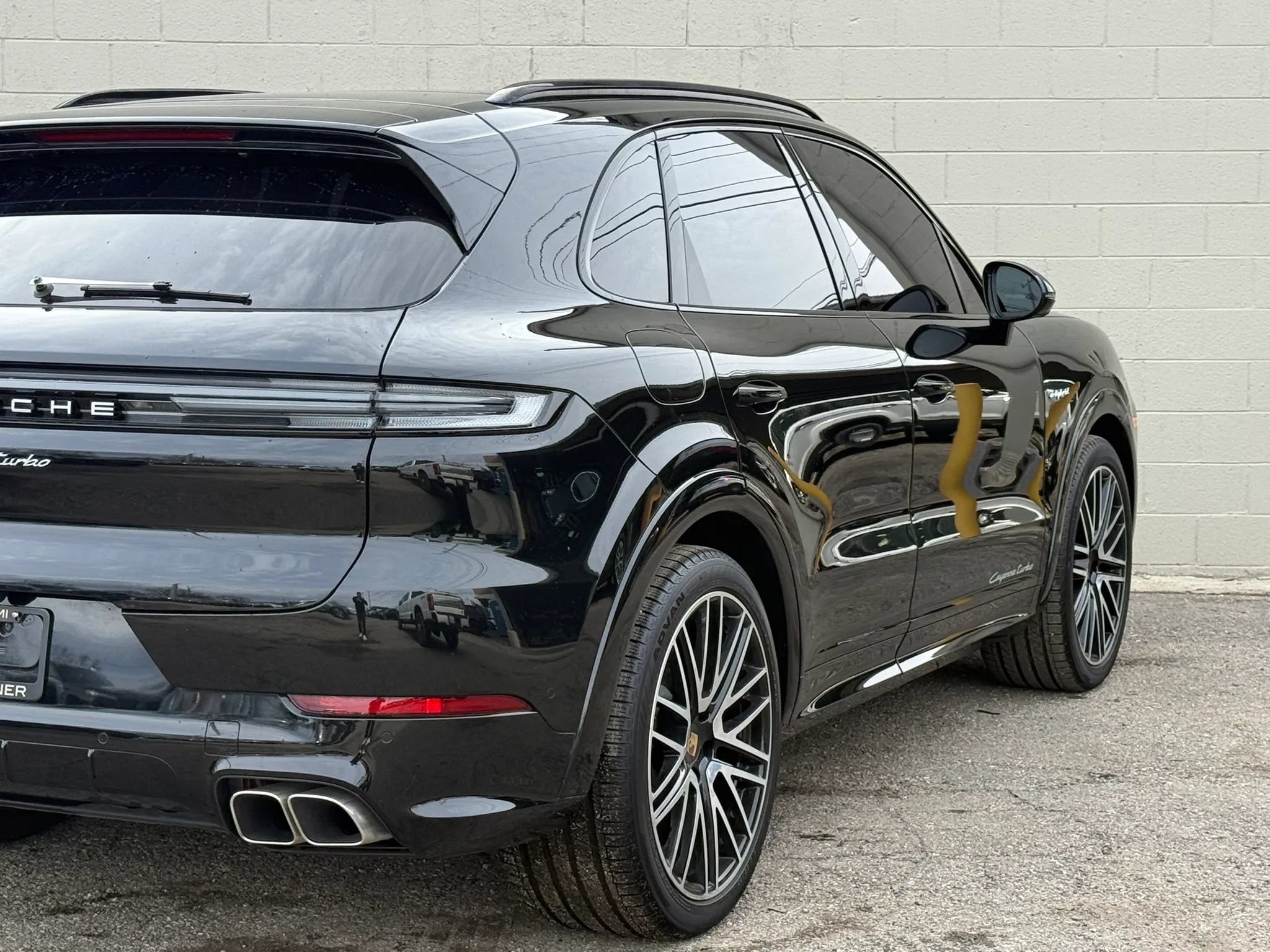 Used 2024 Porsche Cayenne Turbo AWD/4WD image 18