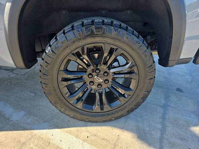 Used 2025 Chevrolet Silverado 1500 ZR2 w/ Technology Package AWD/4WD image 27