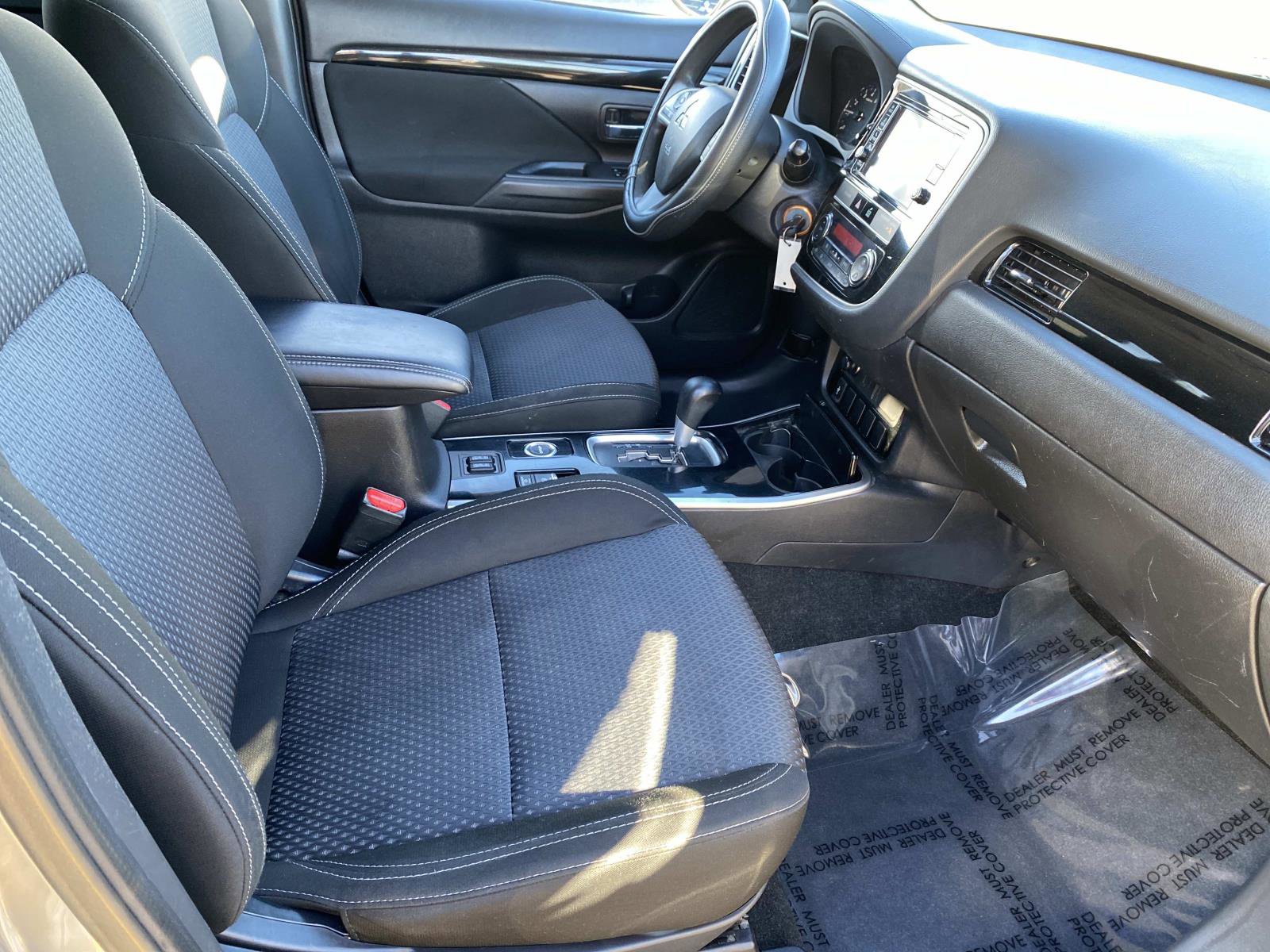 Used 2019 Mitsubishi Outlander ES image 23
