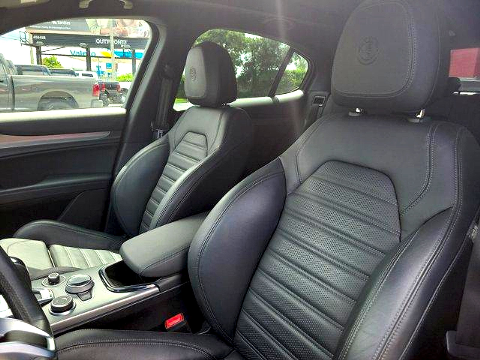 Used 2024 Alfa Romeo Stelvio Veloce AWD/4WD image 23