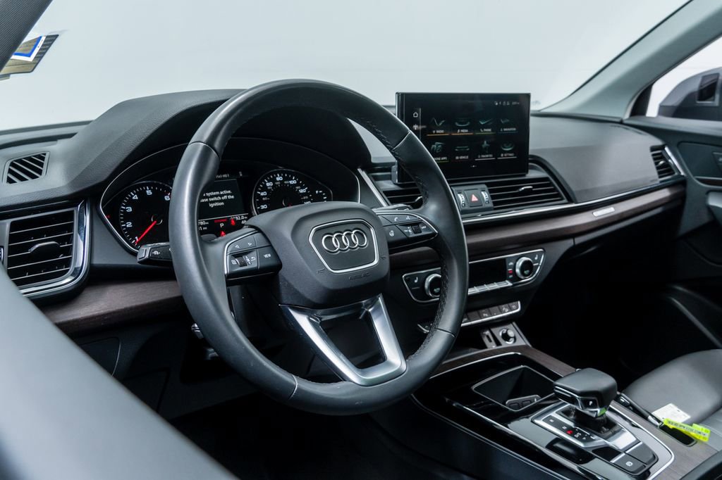 Used 2023 Audi Q5 2.0T Premium w/ Convenience Package AWD/4WD image 13