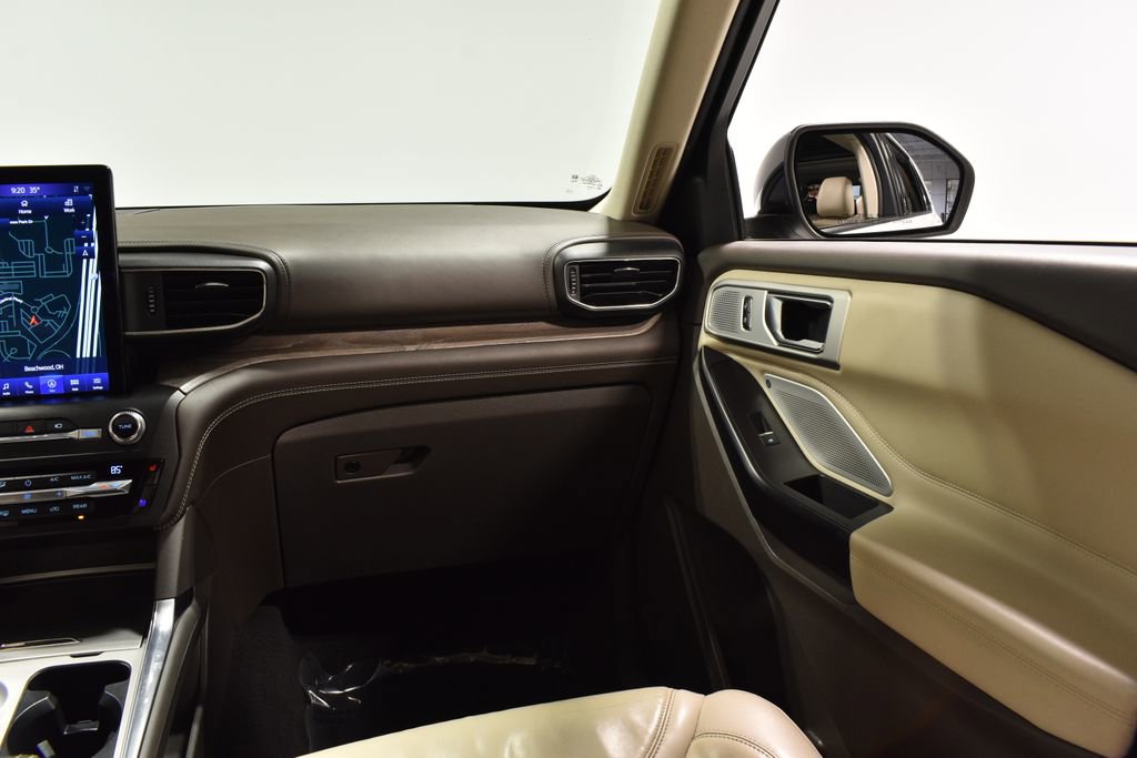 Used 2020 Ford Explorer Platinum w/ Premium Technology Package image 14