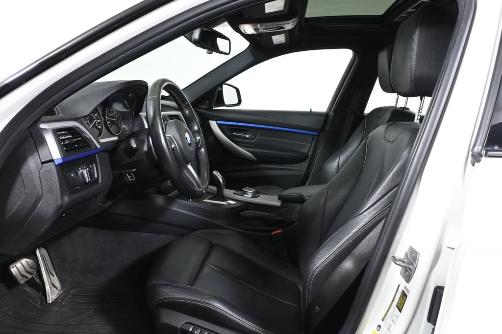 Used 2018 BMW 340i xDrive Sedan AWD/4WD image 3
