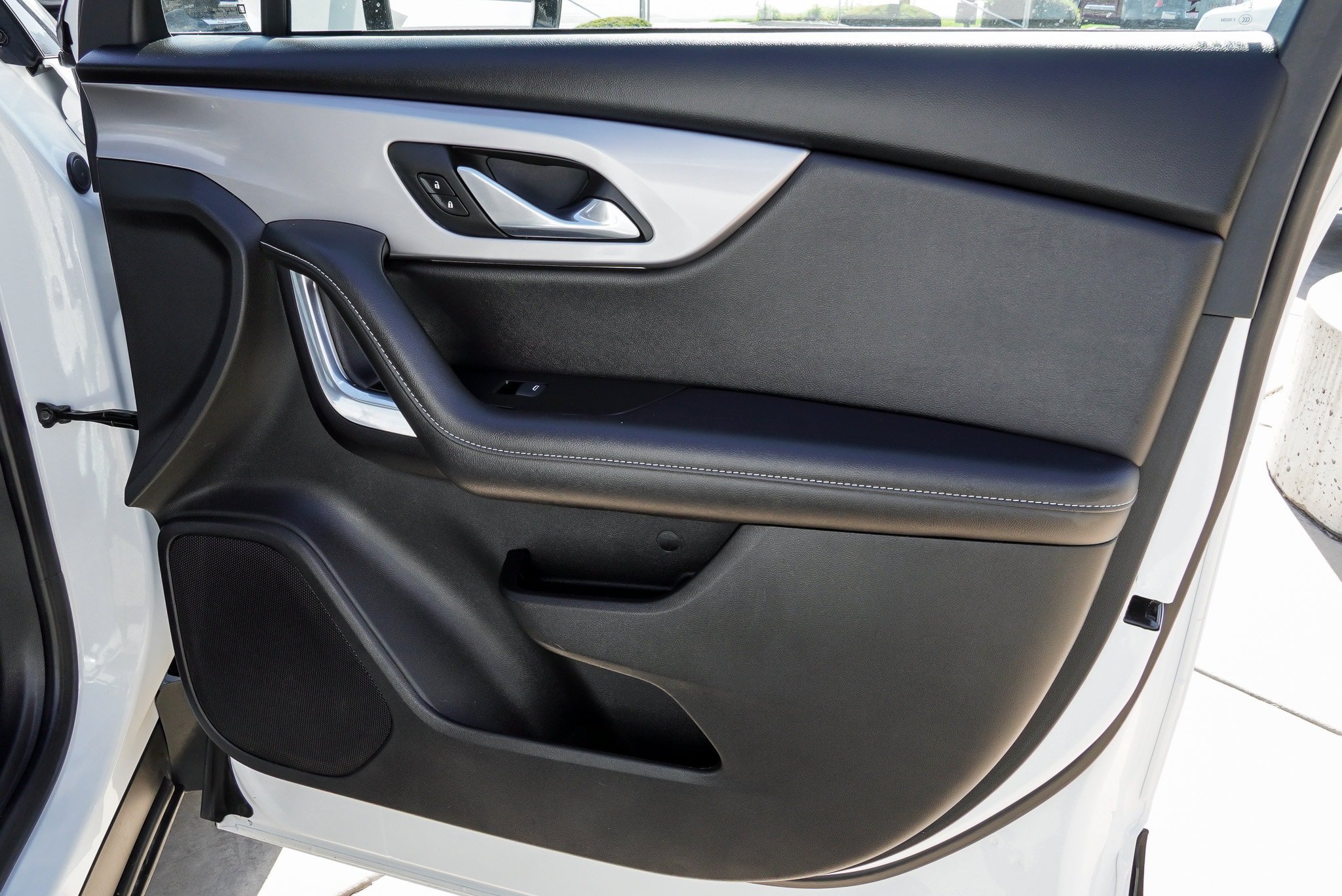 Used 2023 Chevrolet Blazer LT FWD image 31