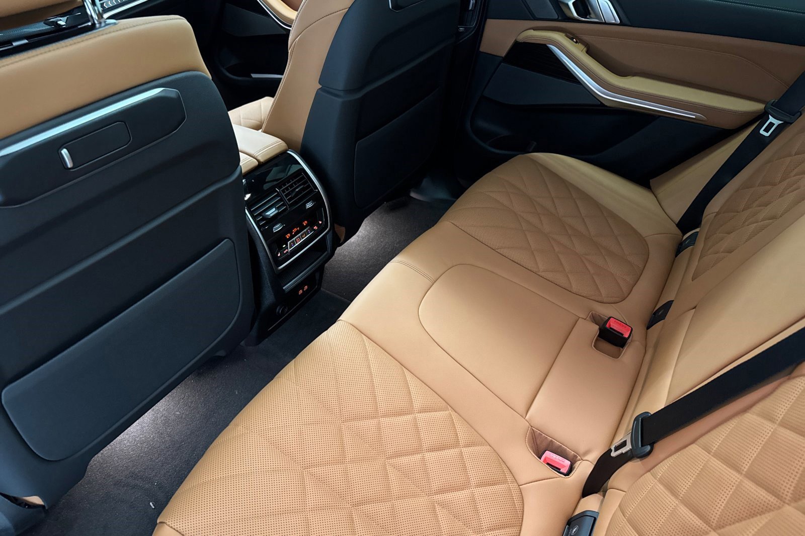 Used 2026 BMW X5 sDrive40i w/ Climate Comfort Package image 21