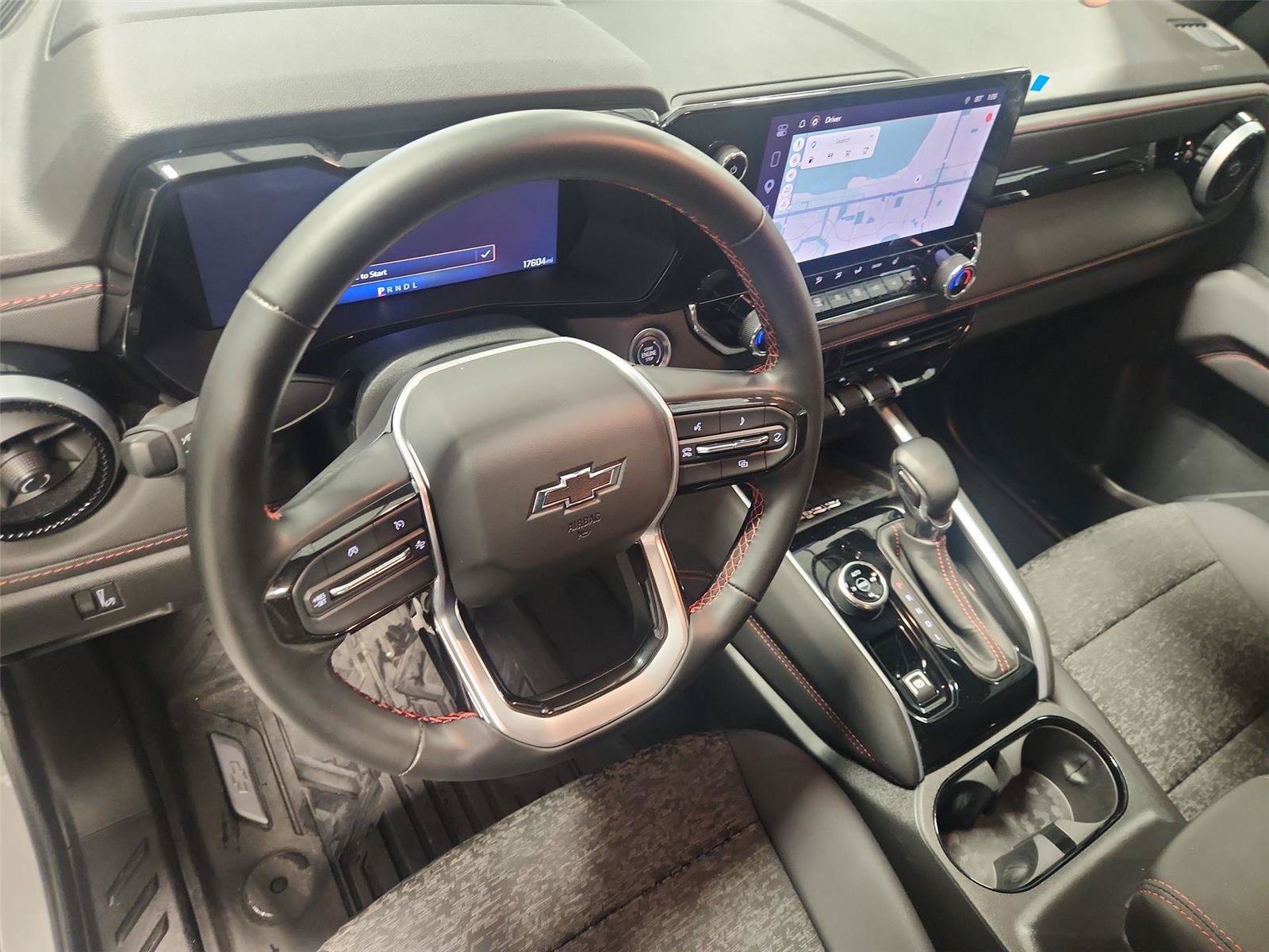 Used 2025 Chevrolet Colorado Z71 AWD/4WD image 10