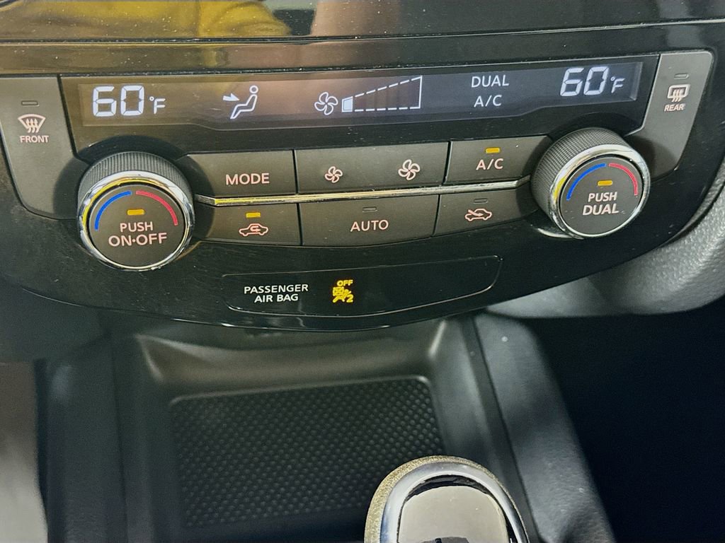 Used 2018 Nissan Rogue SV FWD image 17