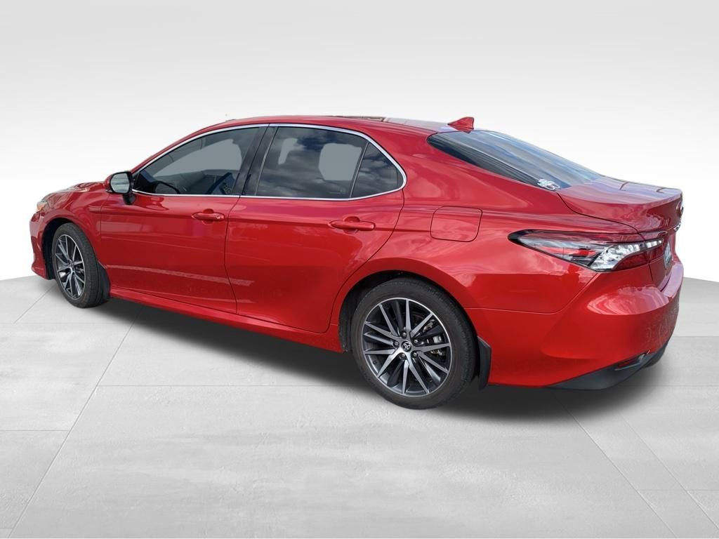 Used 2024 Toyota Camry XLE image 3