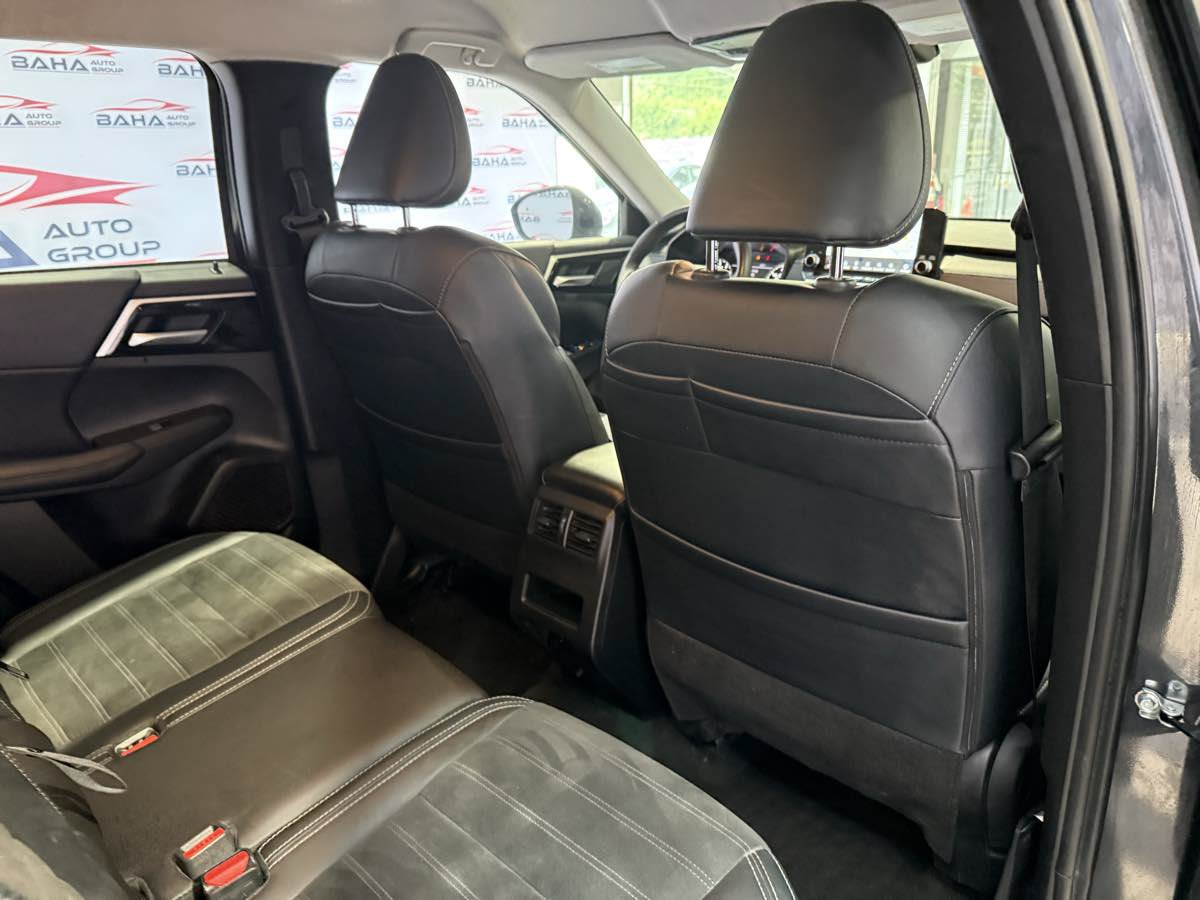Used 2024 Mitsubishi Outlander AWD image 49
