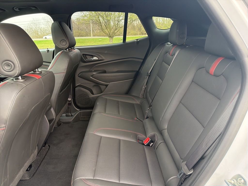 Used 2025 Chevrolet Trax RS w/ Sunroof Package image 6